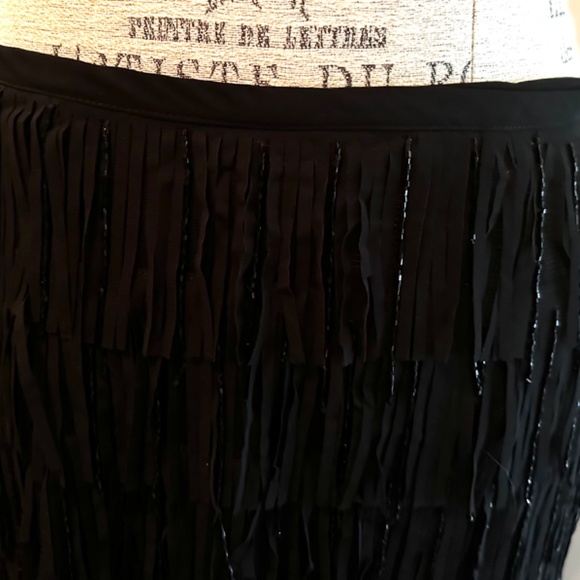 Chico's Black Label women's Black Beaded Fringe Pencil Skirt Size: 0 NWT - Picture 7 of 9